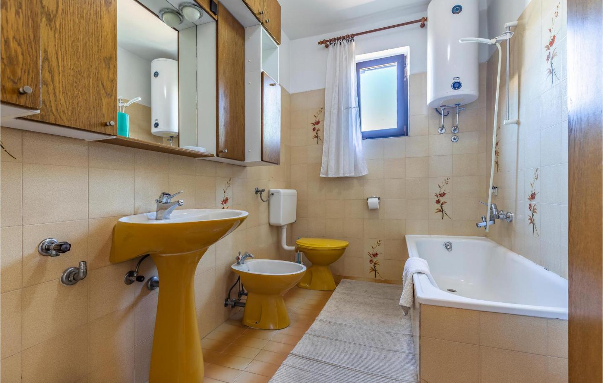Awesome Apartment In Medulin With Kitchen Exterior photo